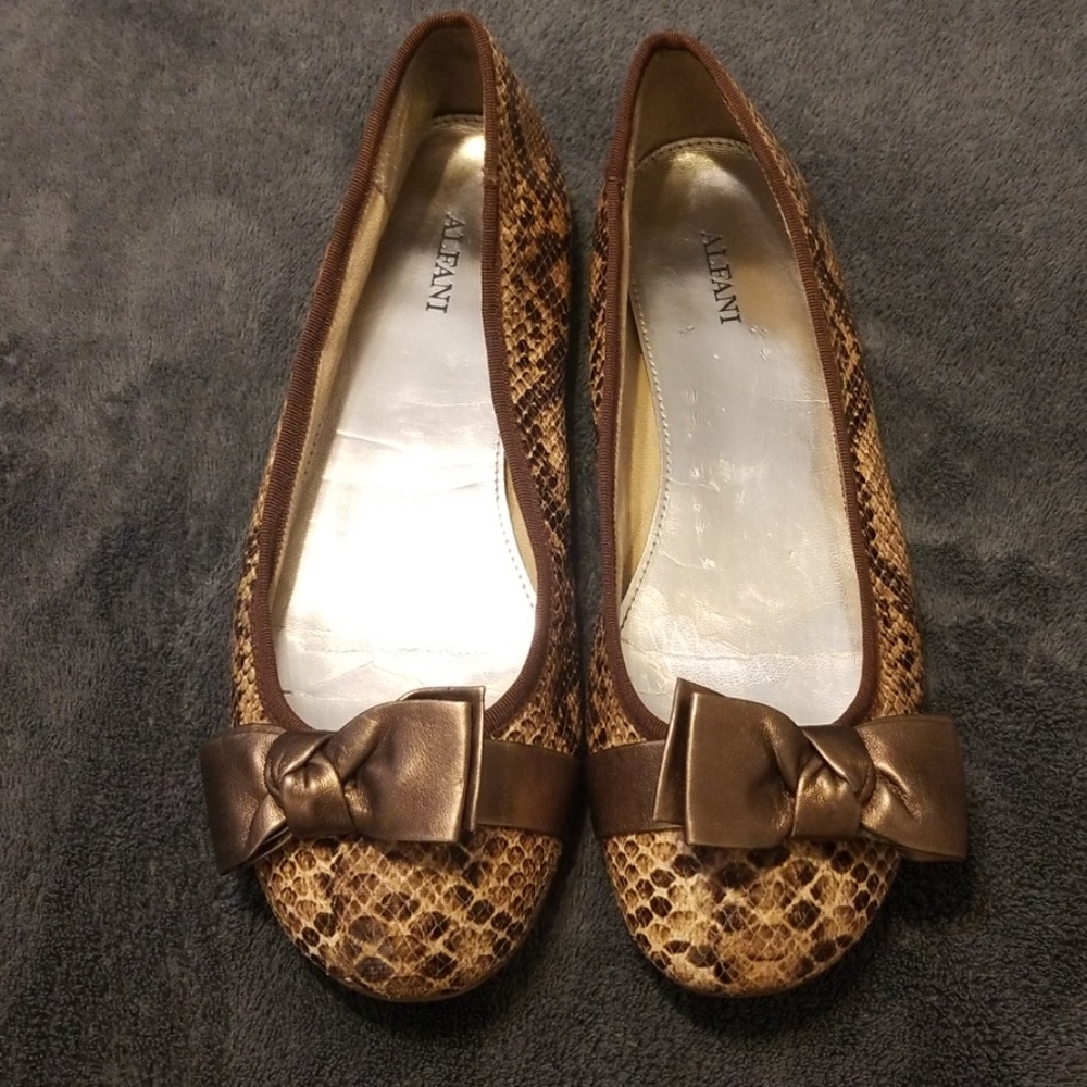 ALFANI WOMANS LOAFERS
